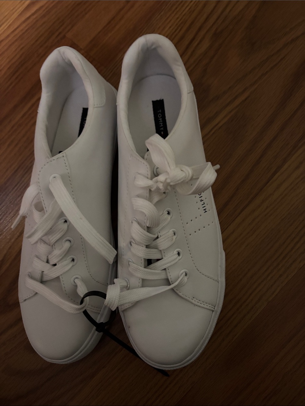 Tommy Hilfiger White Low-Top Leather Sneakers with Subtle Logo